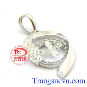 Sản phẩm kèm giấy kiểm định và bảo hành 6 tháng. Mặt cỏ 4 lá vàng trắng