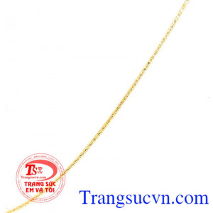 Dây chuyền nữ vàng tây quý phái kết hợp cùng mặt dây chuyền nữ tinh tế và quyến rũ