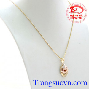 Bộ dây chuyền đẹp, chuẩn chất lượng, mặt dây thiết kế kiểu dáng nhỏ gọn, thanh lịch, tạo vẻ đẹp hấp dẫn cho nữ.