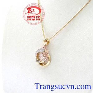 Bộ mặt dây 3 màu quyễn rũ chất lượng, tinh tế, hợp thời trang.