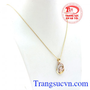 Bộ mặt dây phù hợp làm quà tặng trong các dịp lễ tết hoặc những ngày kỉ niệm đặc biệt.