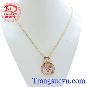 Bộ mặt Louis nữ thời trang, bộ dây chuyền thời trang, bộ mặt dây chữ V đẹp, dây chuyền nhập khẩu Italy sang trọng.