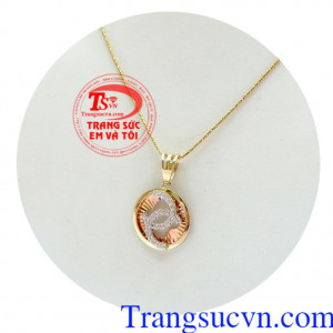 Bộ mặt nữ may mắn giao hàng trên toàn quốc.