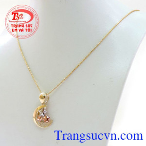 Bộ mặt nữ trăng sao rạng rỡ