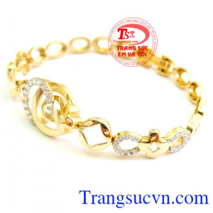 Lắc Tay Nữ Korea Nhập sản phẩm đảm bảo chất lượng vàng thiết kế và chế tác tinh thế đường nét sáng bóng, bền đẹp