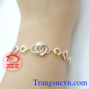 Sản phẩm được khách hàng ưa chuộng và bình chọn nhiều năm. Chiếc Vòng Tay Xinh Xắn