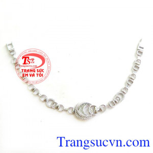 Lắc Nữ Vàng Trắng Korea với thiết kế và chế tác tinh tế, đường nét sáng bóng,bền đẹp. 