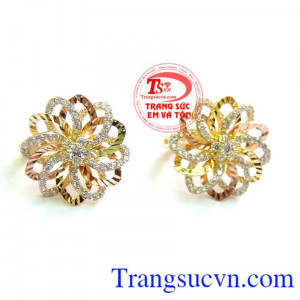Mẫu mã đẹp nhất. Hoa tai kiểu xinh xắn ,nữ tính, hoa tai vàng tây 10k, hoa tai đẹp, dễ thương, thích hợp làm quà tặng cho phái đẹp trong các ngày lễ, kỷ niệm.