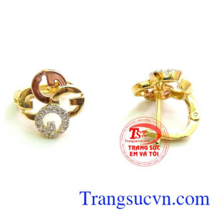 Hoa Tai Chữ G Tinh Tế ,hoa tai vàng tây ,hoa tai vàng 10k cao quý, hoa tai đẹp, chất lượng đảm bảo, hoa tai vàng tây chế tác tinh xảo, mang đến vẻ đẹp thời trang quý phái cho người đeo.