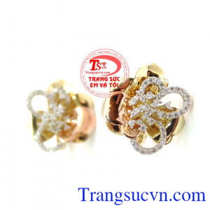 Bạn đang băn khoăn mỗi buổi sáng đứng trước gương và không biết chọn hoa tai nào phù hợp với trang phục. Bông Tai Xinh Cho Nàng