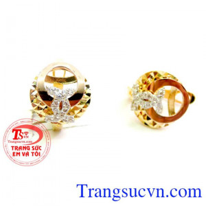 Bông Tai Độc Đáo là sản phẩm hot nhất trên thị trường hiện nay dành tặng phái đẹp.