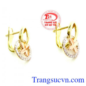 Sản phẩm uy tín chất lượng được giao trên toàn quốc. Bông Tai Hoa Kiểu Lạ Sang Trọng Và Xinh Xắn