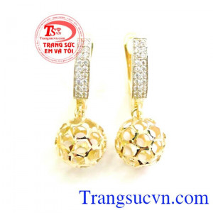 Bán đôi Hoa Tai Kiểu Đẹp chất lượng vàng đảm bảo.