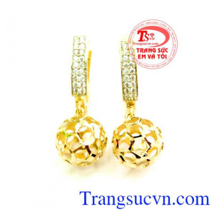 Hoa Tai Kiểu Đẹp là biểu tượng của sự cao quý sang trọng đồng thời còn là biểu tượng của may mắn niềm vui và chung thủy.