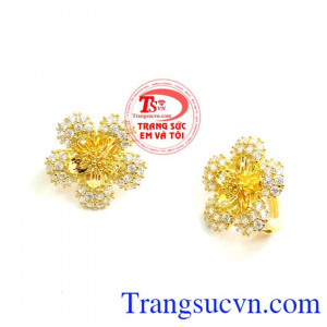 Bông Tai Cánh Mai Vàng