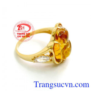 Bán Nhẫn Nữ Hồ Ly Đá Nhân Tạo chất lượng cao. Nhẫn Nữ Hồ Ly Đá Nhân Tạo được thiết kế nhẹ nhàng đơn giản nhưng mang đầy vẻ sang trọng quý phái cho phái đẹp