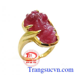 Nhẫn nữ ruby hồng ngọc, nhẫn nữ tỳ hưu ruby hồng ngọc xinh xắn, sang trọng, nhẫn nữ vàng tây 14k chạm tỳ hưu đá quý ruby phong thủy. Ruby , giọt máu của đất trời, là biểu tượng của sự tinh tế, nhẹ nhàng nhất