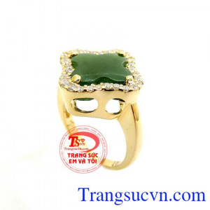 Nhẫn ngọc cẩm thạch vuông xinh, nhẫn ngọc cẩm thạch, nằm trong bộ sưu tập trang sức ngọc cẩm thạch xinh cho mùa hè 2017. Nhẫn nữ ngọc cẩm thạch thời trang, đeo bảo vệ sức khỏe và đem lại tinh thần thoải mái, may mắn