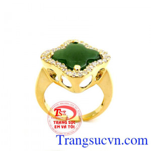 Nhẫn ngọc cẩm thạch vuông xinh, nhẫn ngọc cẩm thạch, nằm trong bộ sưu tập trang sức ngọc cẩm thạch xinh cho mùa hè 2017. Nhẫn nữ ngọc cẩm thạch thời trang, đeo bảo vệ sức khỏe và đem lại tinh thần thoải mái, may mắn