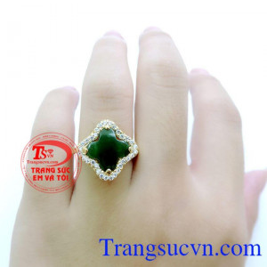 Nhẫn vàng màu tinh tế gắn tỳ hưu đá thiên nhiên, mang lại may mắn và hộ mệnh, Nhẫn nữ vàng tây dành cho phái đẹp