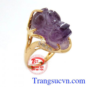 Nhẫn vàng màu tinh tế gắn tỳ hưu đá thiên nhiên, mang lại may mắn và hộ mệnh, Nhẫn nữ vàng tây dành cho phái đẹp