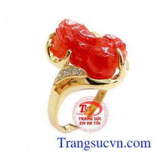 Nhẫn tỳ hưu ngọc mang lại nhiều may mắn đeo hợp mệnh dành cho phái đẹp, đeo hợp thời trang và quý phái nhẫn nữ tỳ hưu.