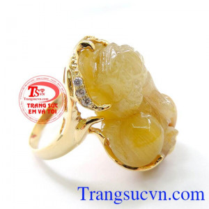 Còn là 1 món đồ thời trang hợp với phái đẹp. Sản phẩm uy tín chất lượng bảo hành 12 tháng.