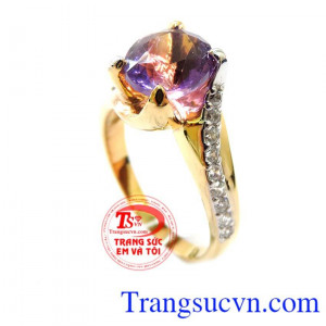 Màu tím tượng trưng cho lòng chung thủy và tình yêu mãnh liệt. Với thiết kế tinh tế sang trọng phù hợp cho phái đẹp.