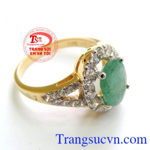 Nhẫn Nữ Emerald Quyền Quý là sự lựa chọn hoàn hảo cho các cô nàng thích đẳng cấp sang trọng quyễn rũ và muốn trở thành trung tâm chú ý. Sản phẩm bảo hành 12 tháng giao nhẫn toàn quốc.