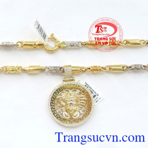 Dây chuyền đa dạng mẫu dây vàng và kiểu phù hợp mọi lứa luổi có thể đeo làm tôn lê sự tinh tế và lịch lãm cho bản thân