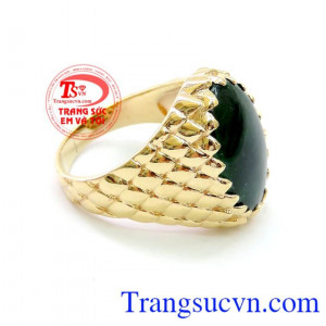 Nhẫn thiết kế lấy ý tưởng từ bộ sưu tập rắn quyền lực thể hiện cá tính mạnh mẽ của phái nam. Nhẫn đẹp, bền, bảo hành 12 tháng. Nhận thiết kế theo yêu cầu