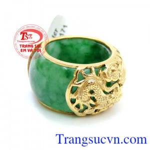Nhẫn ngọc rồng 18k , nhẫn ngọc cẩm thạch rồng vàng 18k, ngọc cẩm thạch thien nhiên chuẩn chất lượng, RỒNG là biểu tượng của Hoàng đế, của người Quân tử. RỒNG có khả năng dùng hơi thở thổi ra nguyên khí trời đất, nguyên khí này chính là nền tảng của học th