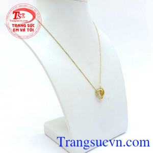 Chiếc dây chuyền đẹp, nữ tính lại mang nhiều ý nghĩa là món quà tặng thích hợp cho người ấy