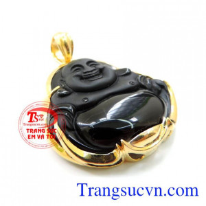 Hình tượng Phật Di Lặc được sùng bái ở Việt Nam là hòa thượng Bố Đại hay hòa thượng túi vải, một hóa thân của Phật Di Lặc