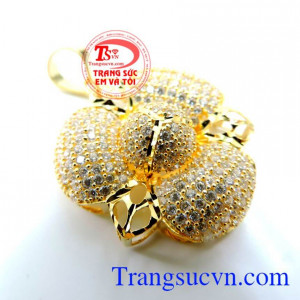 Chế tác tinh xảo,thiết kế độc đáo,đem đến sự hài lòng cho quý khách hàng. Mặt nữ hoa to kiều diễm.