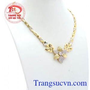 Kiềng hoa hạnh phúc lứa đôi