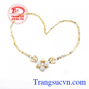 Thiết kế kiềng vàng dành riêng cho nữ.