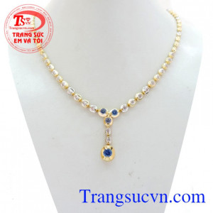 Kiềng nữ đá xanh thanh tú, Chiếc kiềng nữ thiết kế theo kiểu hạt đính đá oval đẹp, sang trọng.