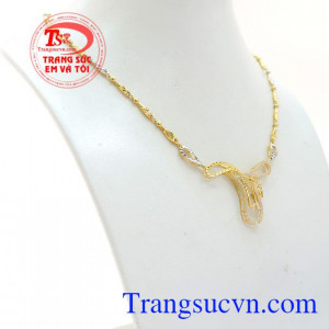 Kiềng vàng duyên dáng