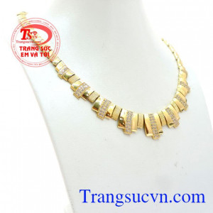 Kiềng vàng lộng lẫy