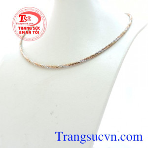 Kiềng nữ Ý kiểu trụ xinh