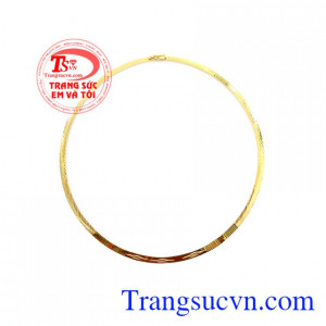 Dày dặn là món quà cưới cho nàng dâu vô cùng ý nghĩa. Kiềng vàng cho cô dâu