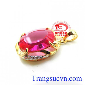 Mặt dây chuyền vàng. Mặt nữ đá hồng duyên dáng