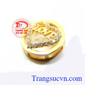 Mặt nữ trái tim love.