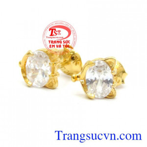 Bông tai sắc màu quyến rũ.Trong thời kì nguyên thủy, những chiếc hoa tai có quan hệ mật thiết với vấn đề quyền lực và linh hồn ma quỷ. 