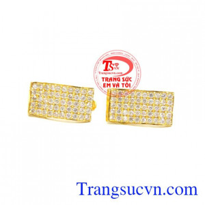 Bông tai đẹp phong thủy.Trong thời kì nguyên thủy, những chiếc hoa tai có quan hệ mật thiết với vấn đề quyền lực và linh hồn ma quỷ.