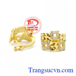 Bông tai cô nàng sáng giá