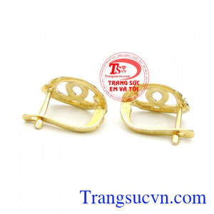 Bông tai nữ câu hồn đoạt phách.