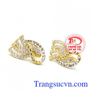 Bông tai diễm mỹ tuyệt luân.