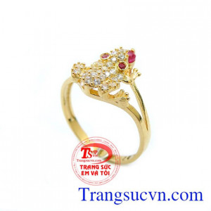Chiếc Nhẫn Cóc Ngậm Đá Đỏ Đẹp chất lượng cao. Chiếc Nhẫn Cóc Ngậm Đá Đỏ Đẹp, nhẫn nữ vàng tây, nhẫn nữ đẹp